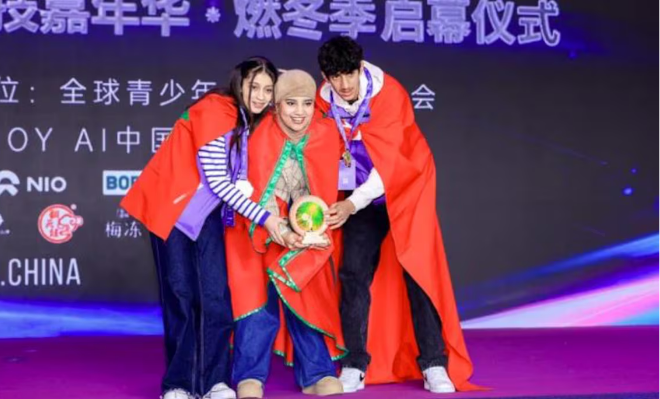 حققت فرق شبابية مغربية إنجازاً بارزاً في المسابقة الدولية للروبوتيك والذكاء الاصطناعي «Enjoy AI Global 2025» بالصين، بعد فوزها بعدة جوائز مميزة في التصميم والابتكار، في أول مشاركة رسمية للمغرب داخل هذه المنافسة العالمية الضخمة بمشاركة أكثر من مليون مشارك من 34 دولة.