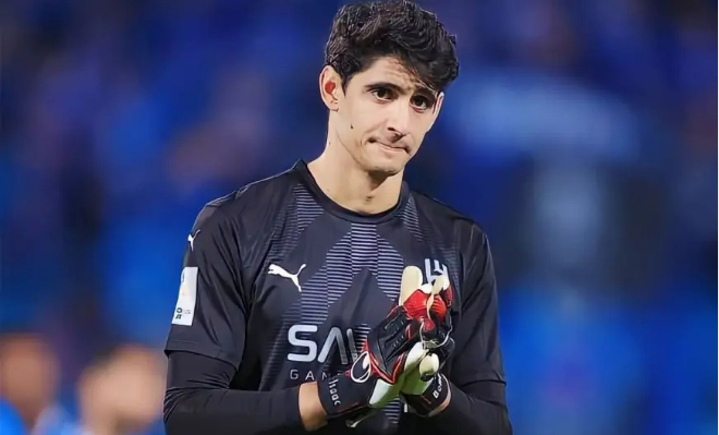 حقيقة الجدل: هل طلب الهلال إعفاء ياسين بونو من كأس أمم أفريقيا 2025؟