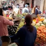 حين يصبح البلاستيك جزءاً من غذائنا: تحذيرات علمية من تلوث صامت