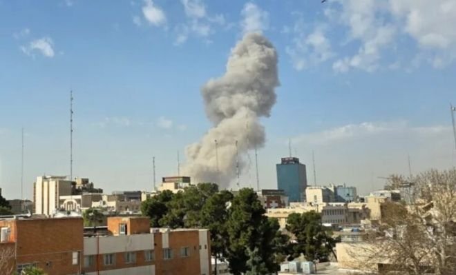 هجوم أمريكي إسرائيلي واسع على إيران وتصعيد عسكري جديد في الشرق الأوسط