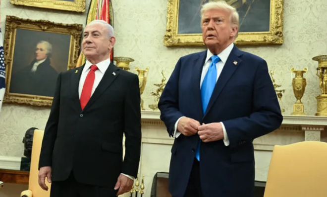 نتنياهو في واشنطن… وترامب يلوّح بحاملة طائرات ثانية إذا فشلت مفاوضات إيران