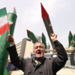 صاروخ إيراني في سماء تركيا